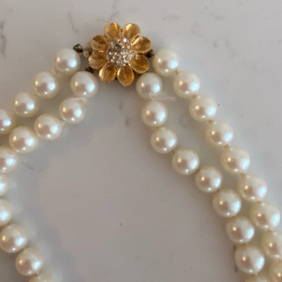 Vintage Faux Pearl Necklaces group of 2. - Picture 4 of 5